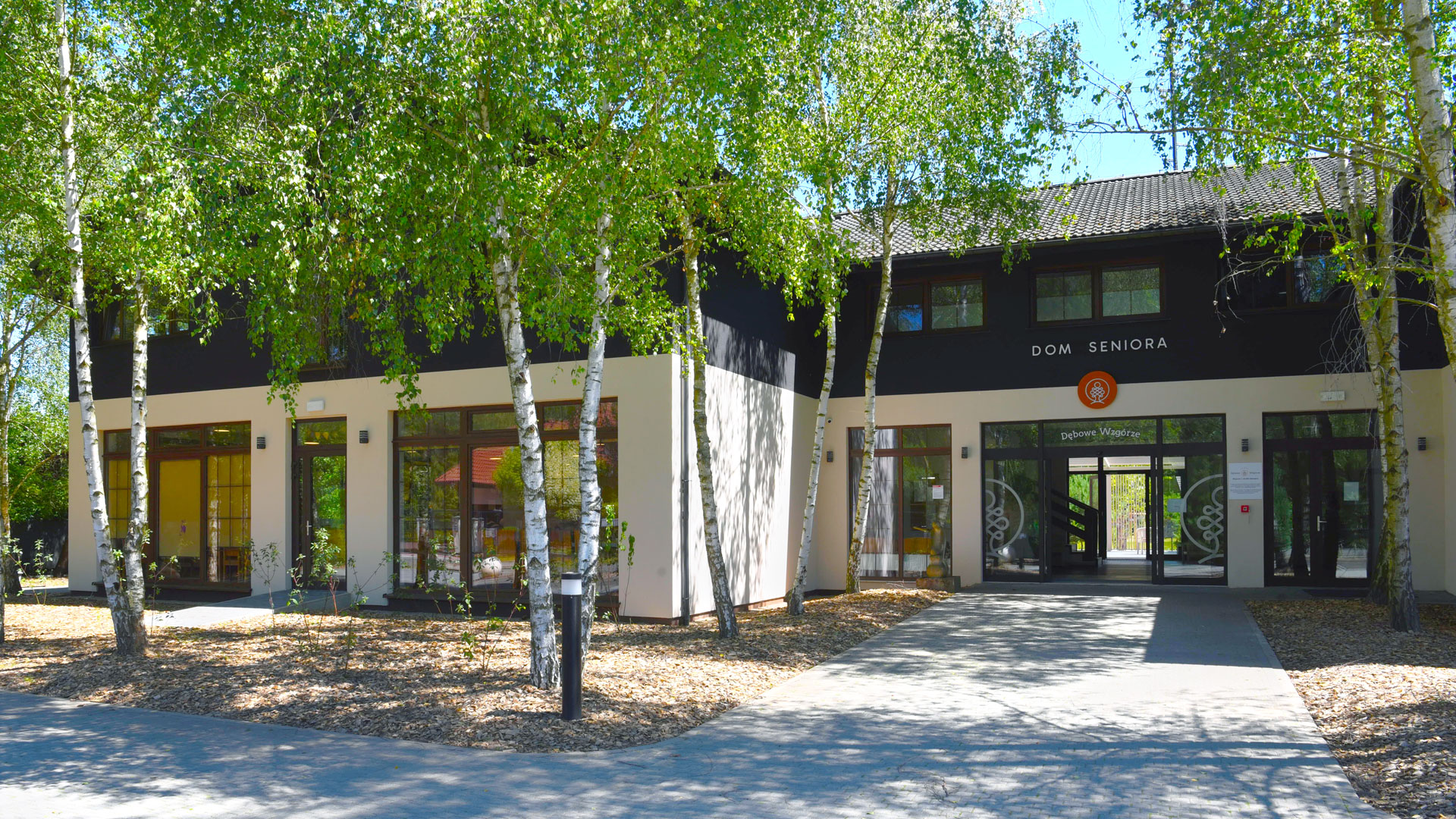 Front domu spokojnej starości w Debogórze